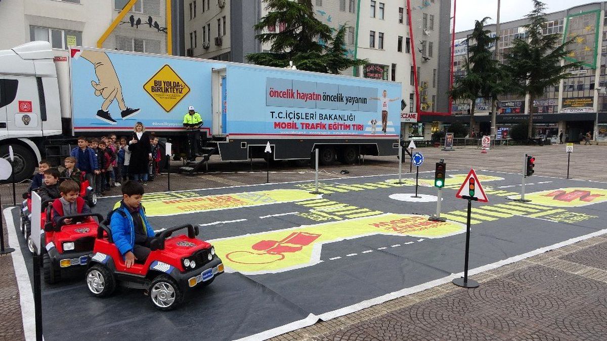 "Mobil Trafik Eğitim Tırı" Samsun\'da