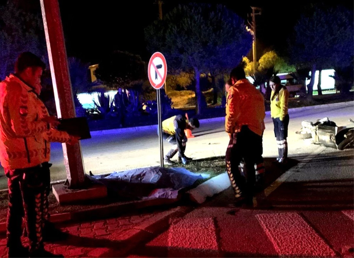 Motosiklet sürücüsü Çeşme\'deki kazada öldü