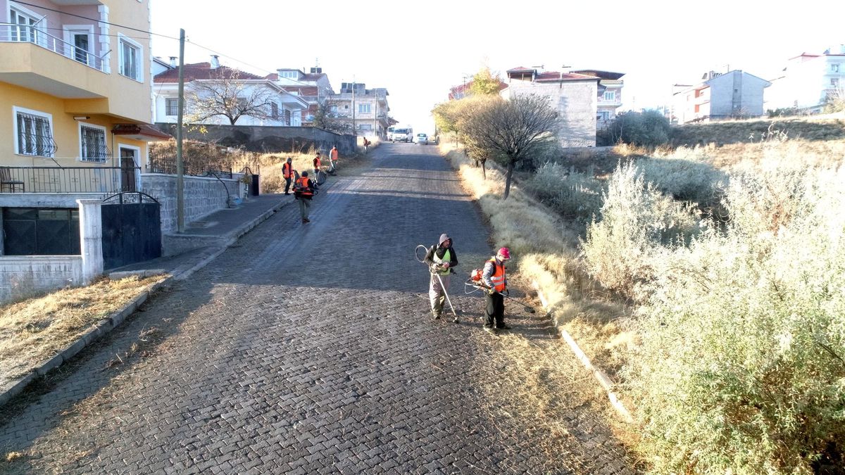 Nevşehir Belediyesi ekipleri bugün Kıratlıoğlu Mahallesinde