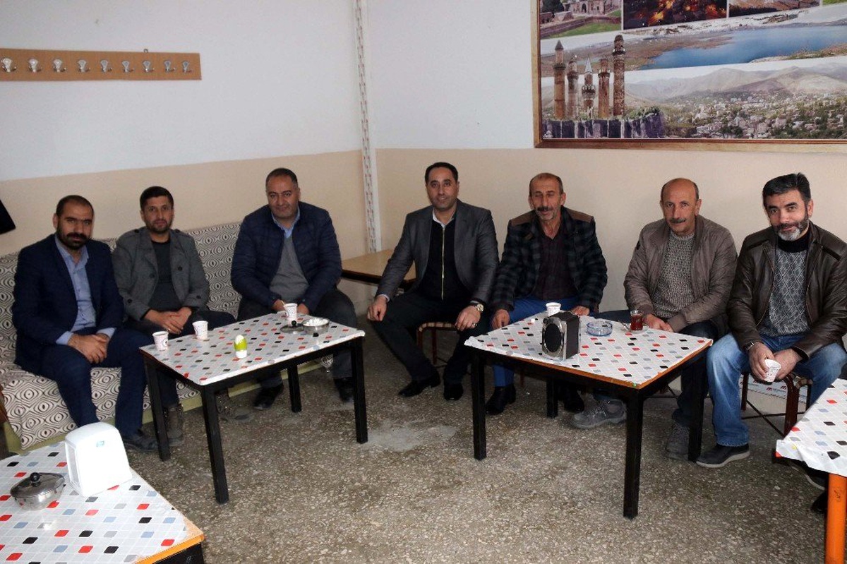 Öğretmenler ve veliler yemekte bir araya geldi
