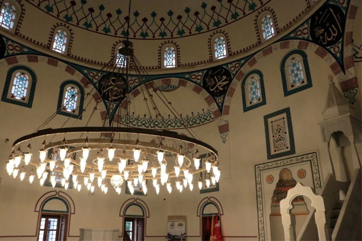 Ohri Ali Paşa Cami\'nden 107 yıl sonra ezan sesi yükseldi
