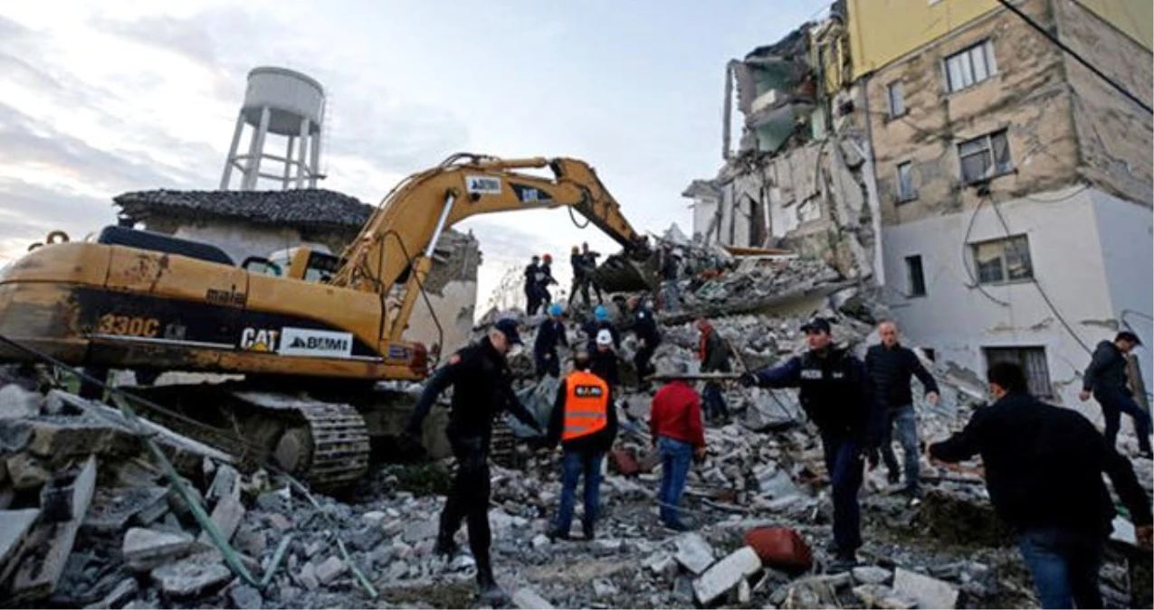 Ölü sayısının 40\'a yükseldiği Arnavutluk\'ta bir deprem daha oldu
