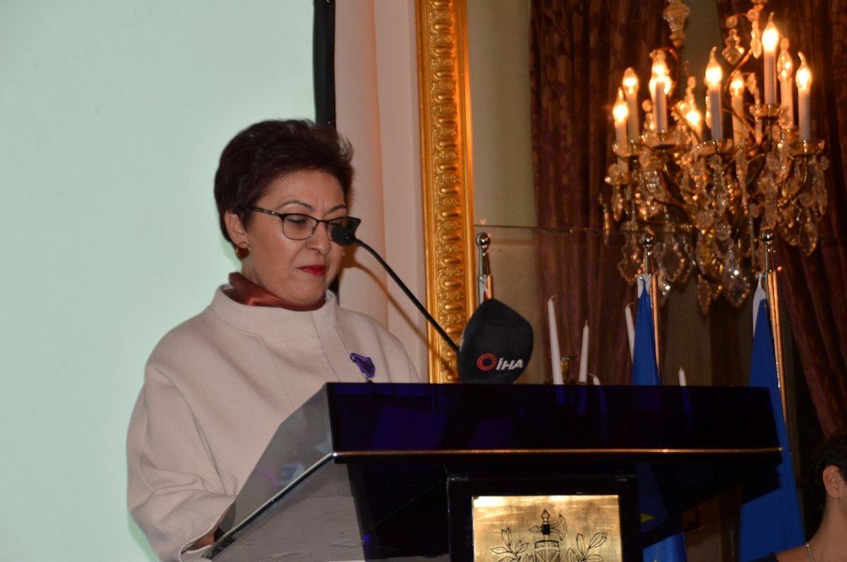 Prof. Dr. Gülnihal Gülmez\'e Palmes Académiques Şövalye Nişanı