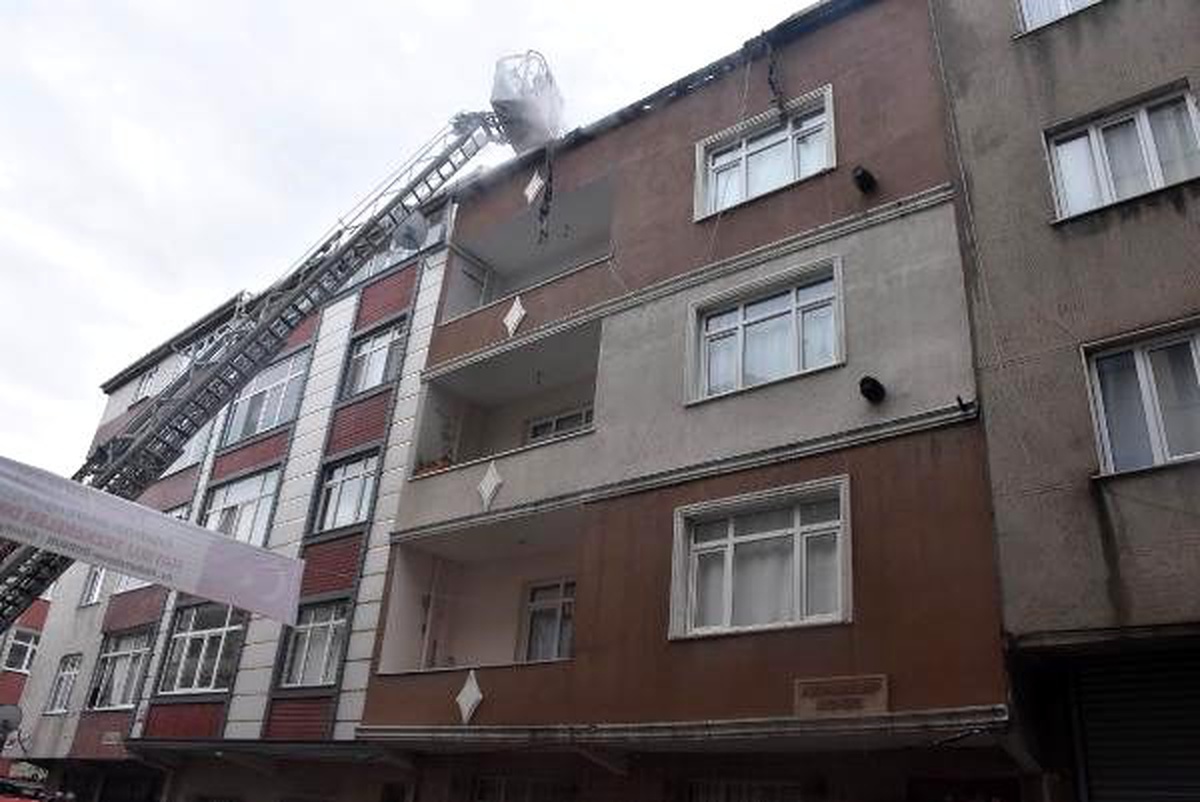 Sultangazi\'de yarım saat arayla iki yangın