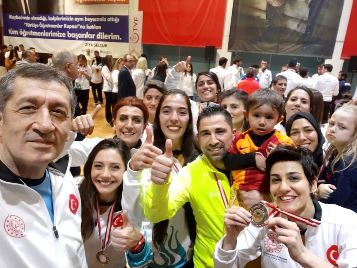 Sur bayan futsal takımı Türkiye 3\'üncüsü oldu