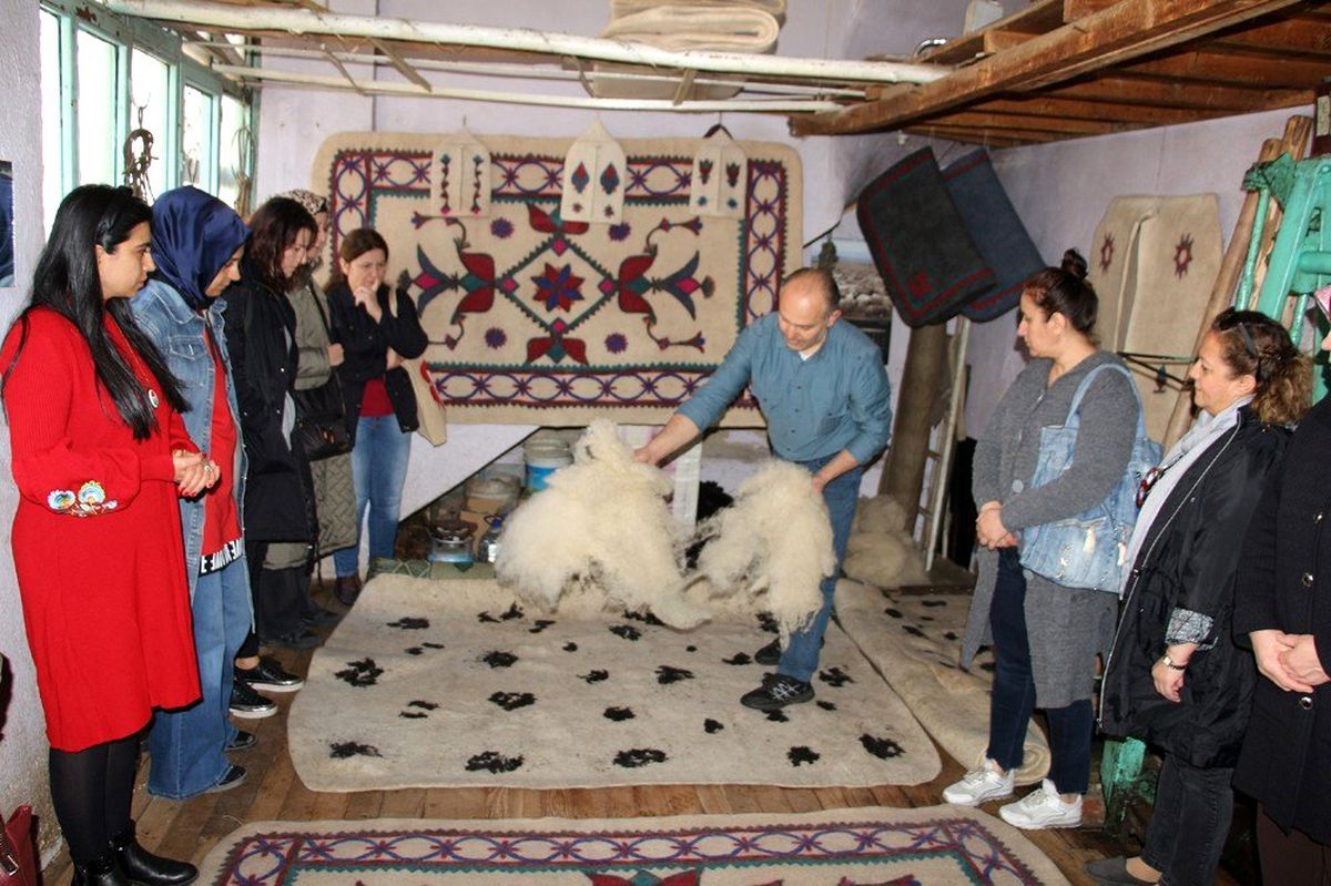 Ustalar kursiyerlerle buluşuyor