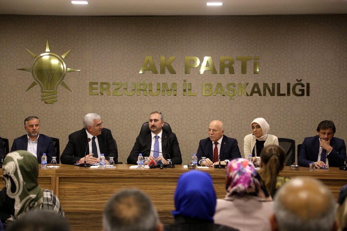 Adalet Bakanı Gül: "Kendi sorunlarını ülkenin sorunu haline getiren partinin alternatif olma imkanı...