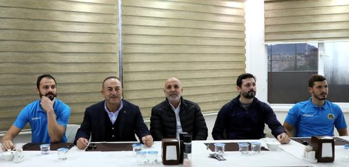 Bakan Çavuşoğlu\'ndan Aytemiz Alanyaspor\'a ziyaret