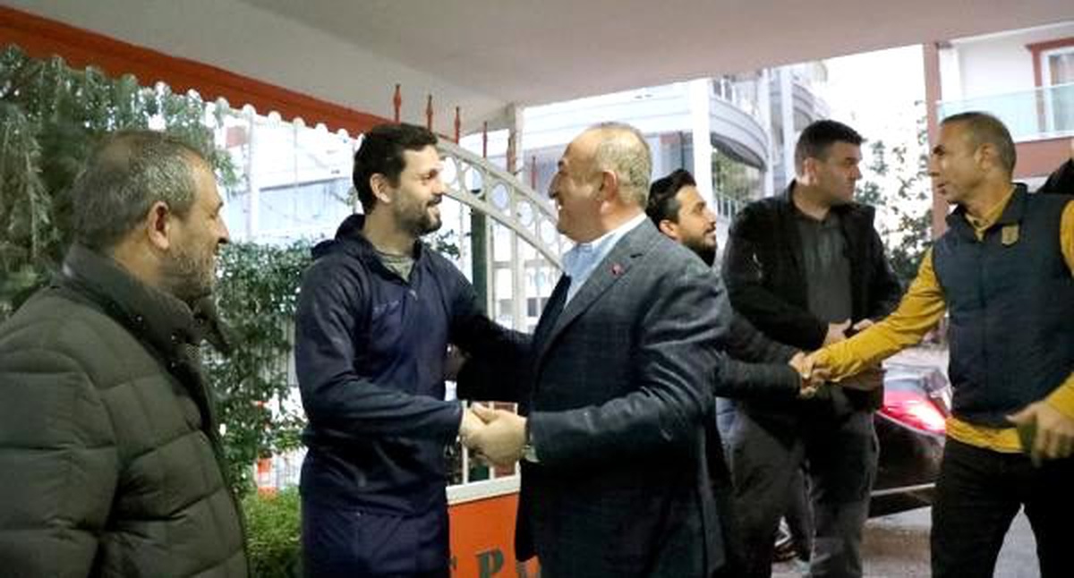 Bakan Çavuşoğlu\'ndan Aytemiz Alanyaspor\'a ziyaret