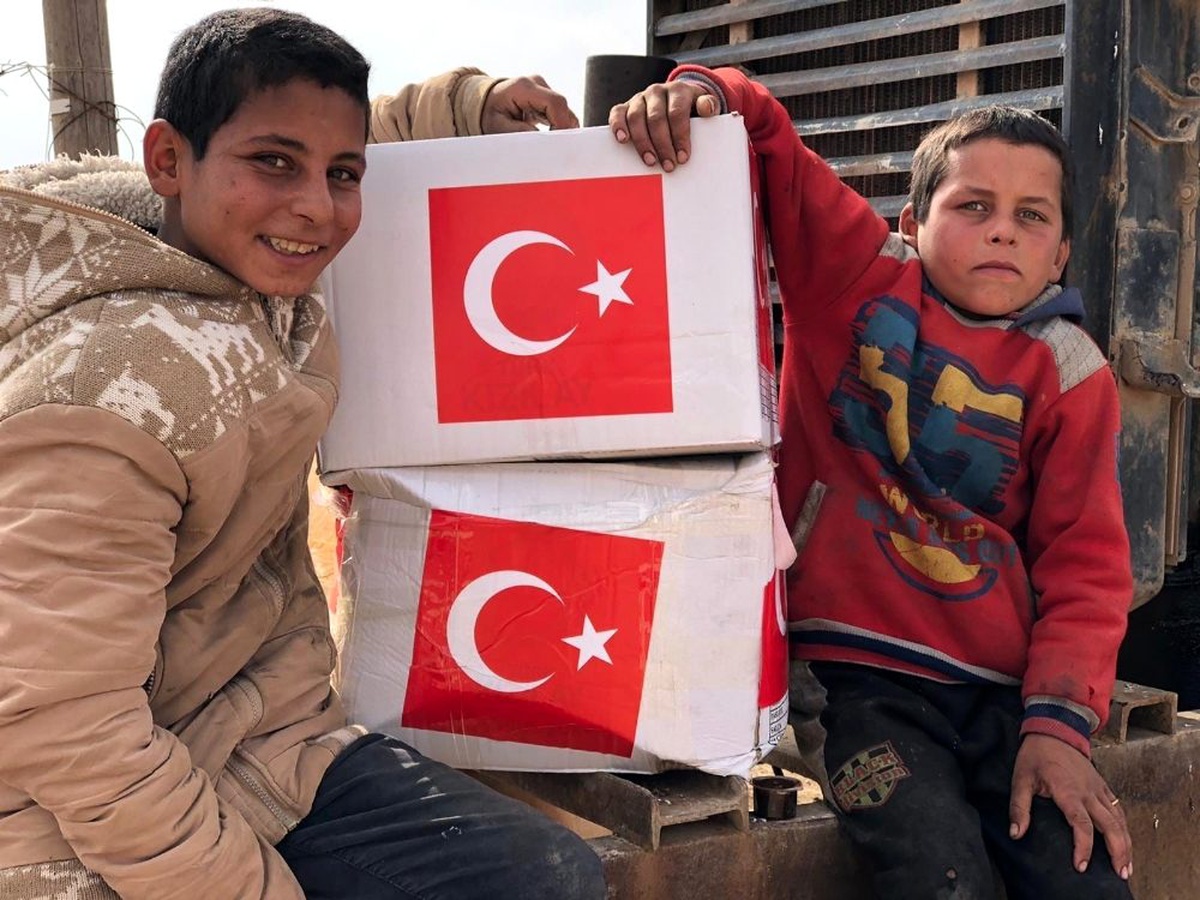 Barış Pınarı Harekat bölgesinde çocuklara oyuncak dağıtıldı