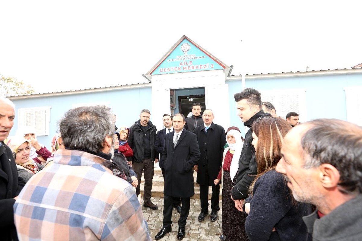 Başkan Vekili Aslan\'dan mahalle ziyareti
