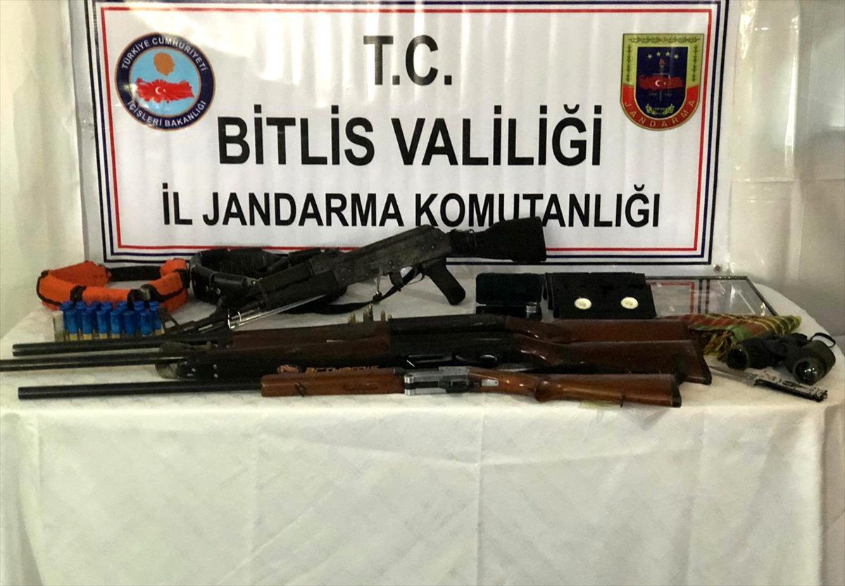 Bitlis\'te sosyal medyada terör örgütü propagandası yapan 6 kişi yakalandı