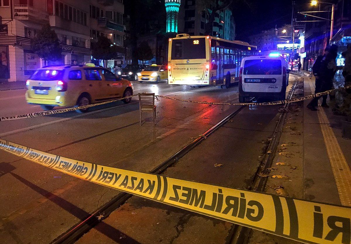 Bursa\'da bir kişi amcasının oğlunu silahla yaraladı