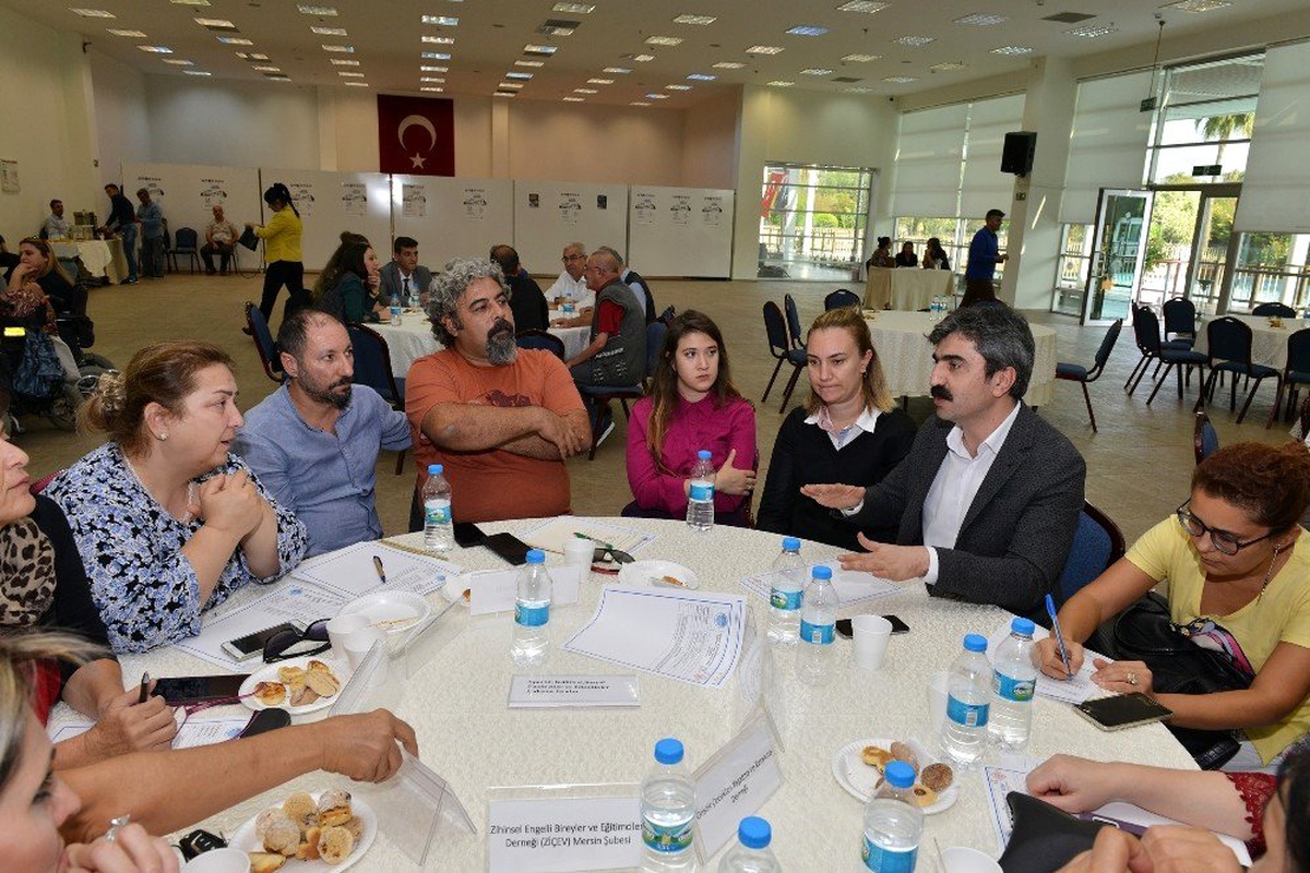 Büyükşehir, erişebilir ve engelsiz Mersin için derneklerle buluştu