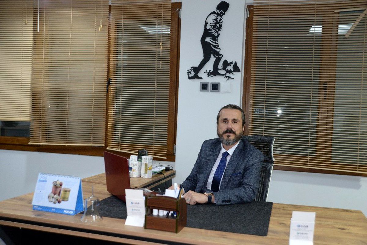 Cemil Has Medikal sempozyumun ilgi odağı oldu