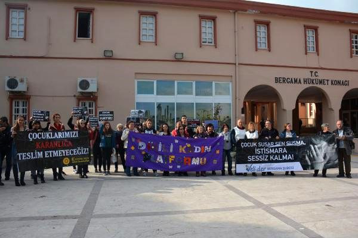 Cinsel istismar sanığının tutuksuz yargılanmasına tepki