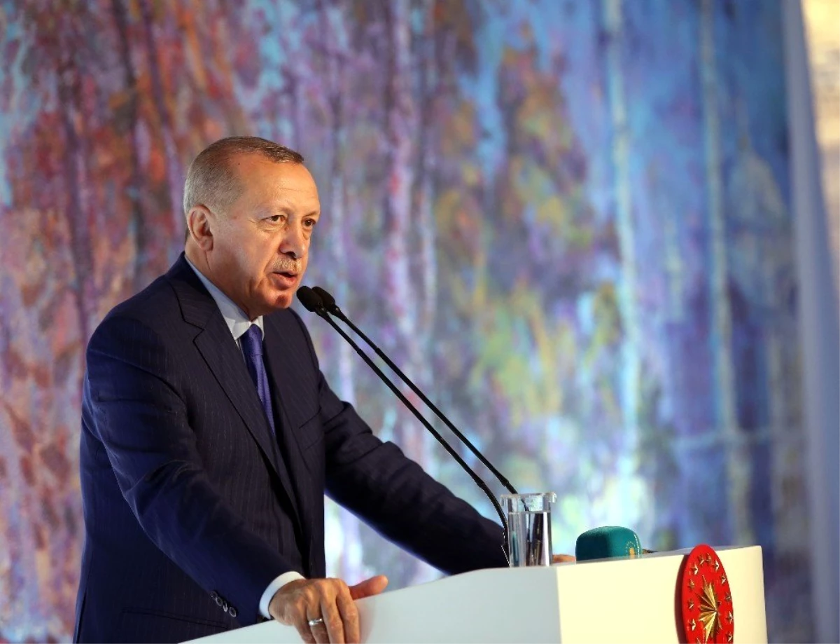 Cumhurbaşkanı Erdoğan: "İstanbul\'umuzu sanatın her dalıyla taçlandıran sanatçılarımızın her biri...