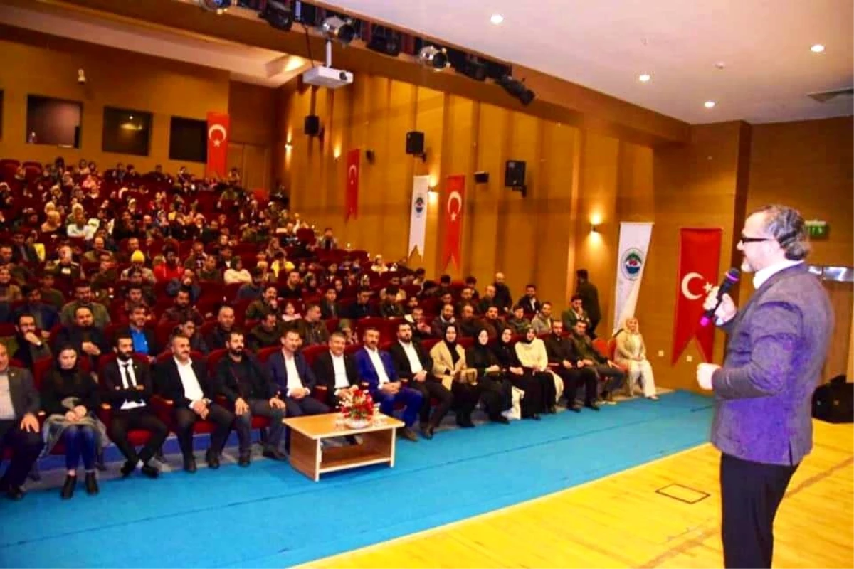 Dilovası\'nda "Bilinçli aile, duyarlı gençlik" konferansı