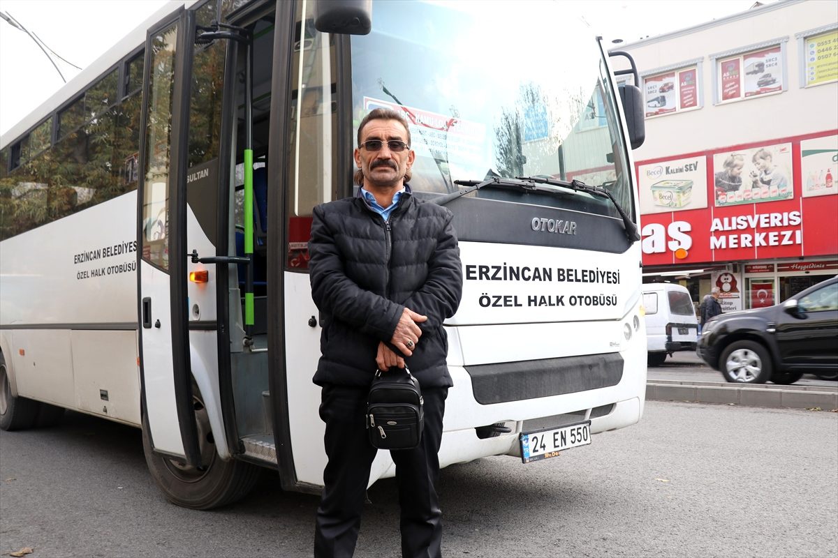Erzincan\'da halk otobüsü şoförü nefes alamayan bebeği hastaneye ulaştırdı