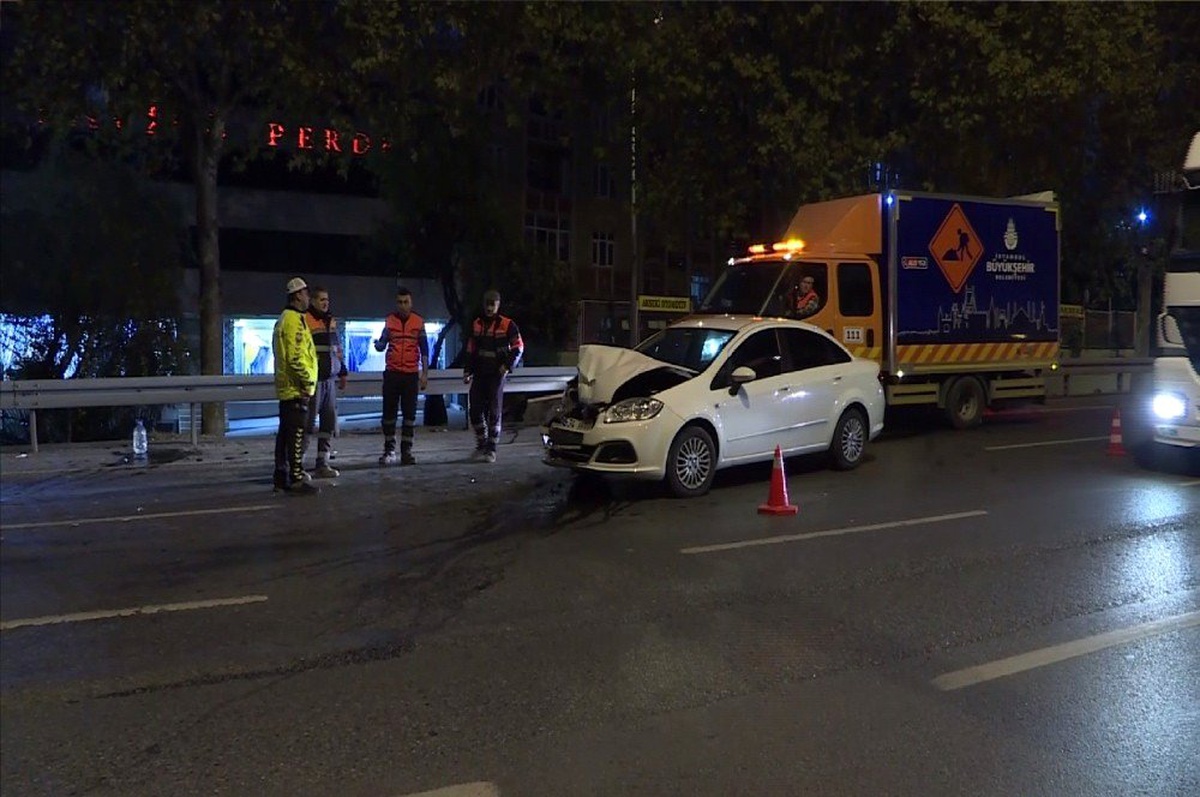 Esenler\'de trafik kazası: 4 kişi yaralandı