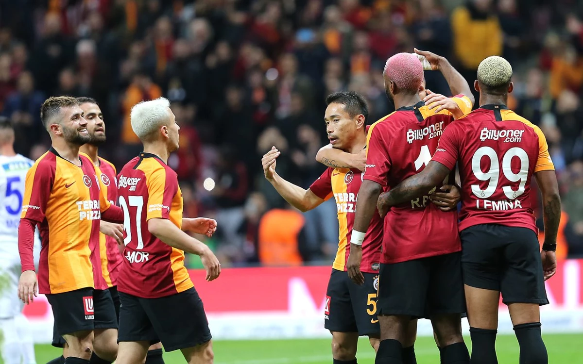 Galatasaray, Yuto Nagatomo ile yollarını ayırmaya hazırlanıyor