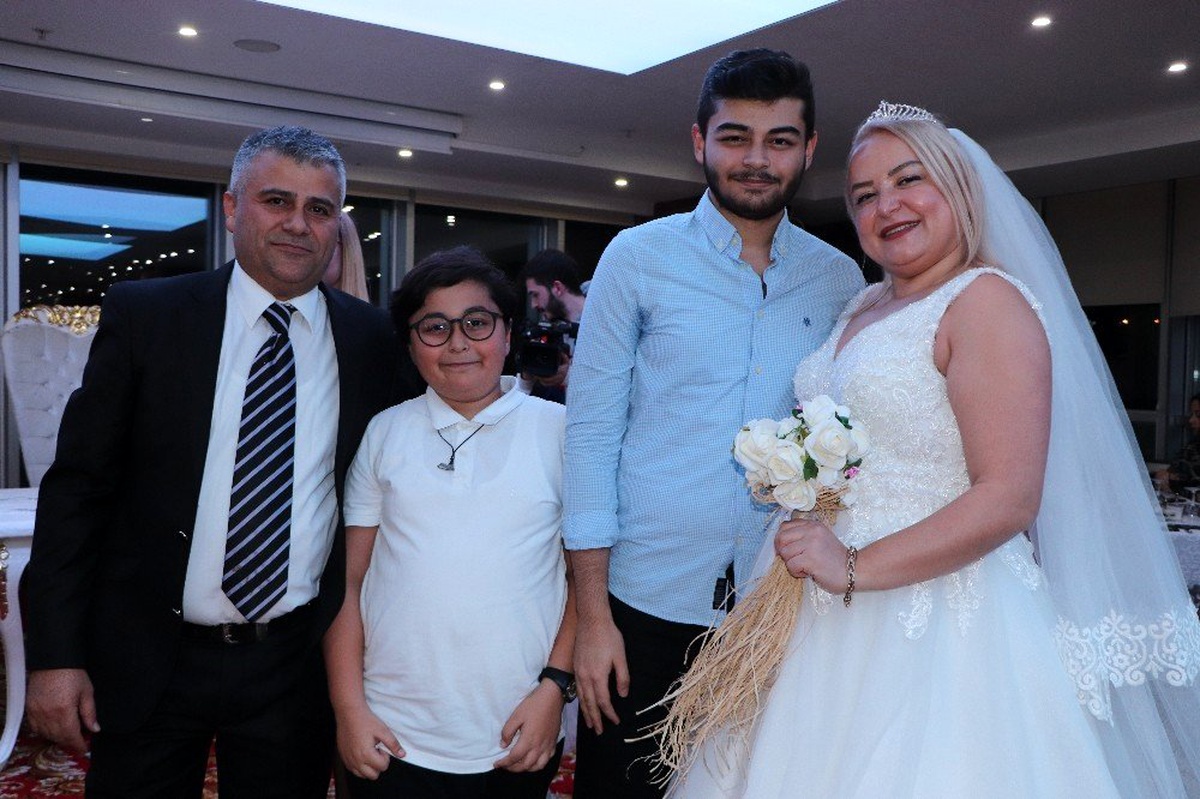 Güzellik uzmanına sürpriz düğün