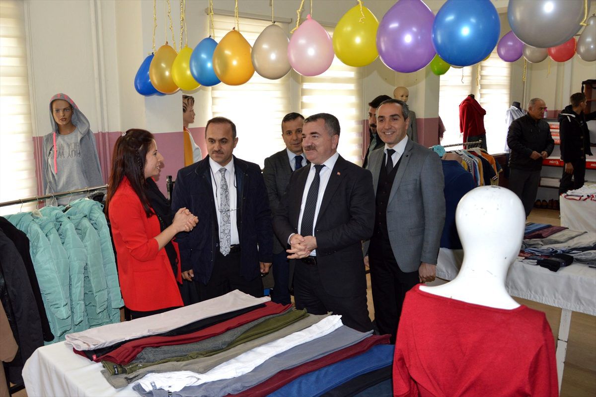 Havza\'da "Olanı götür olmayanı getir" mağazası açıldı