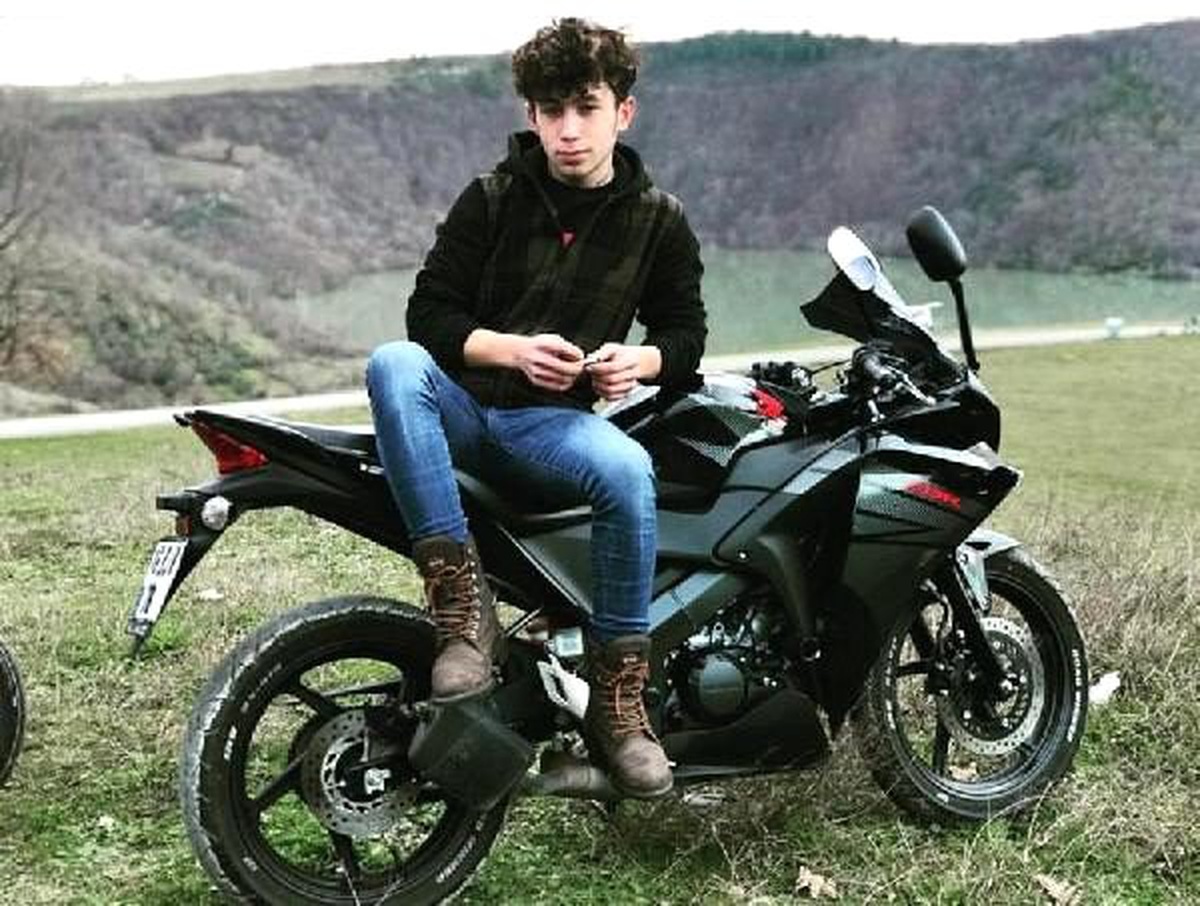 İki motosiklet çarpıştı: 1 ölü, 1 yaralı