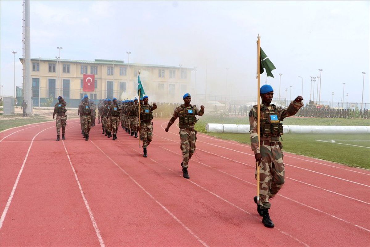 Isparta\'da \'Komando\' olan yabancı askerlere Somali\'de \'Türk\' usulü askeri tören