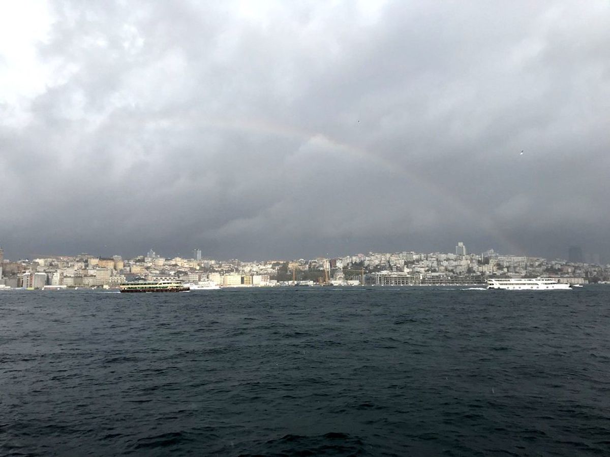 İstanbul\'da gökkuşağı sürprizi