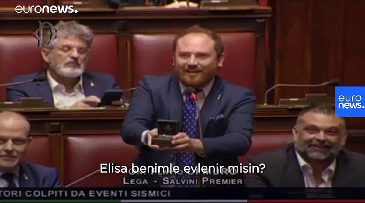 İtalyan Meclisi\'nde söz alan vekil sevgilisine evlilik teklifi etti; Başkan \'yersiz\' buldu