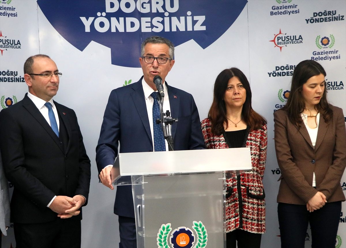 İzmir\'de Alevi vatandaşın evinin duvarına yazı yazılması