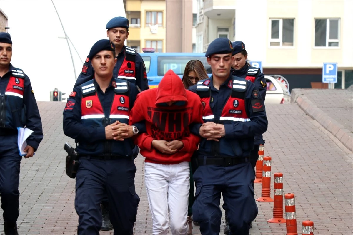 Kayseri\'de hırsızlık iddiasıyla gözaltına alınan iki kuzen tutuklandı