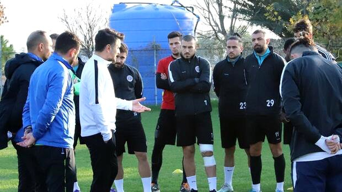 Menemenspor\'da parola 3 puan! Deplasman karnesi yıldızlı pekiyi...