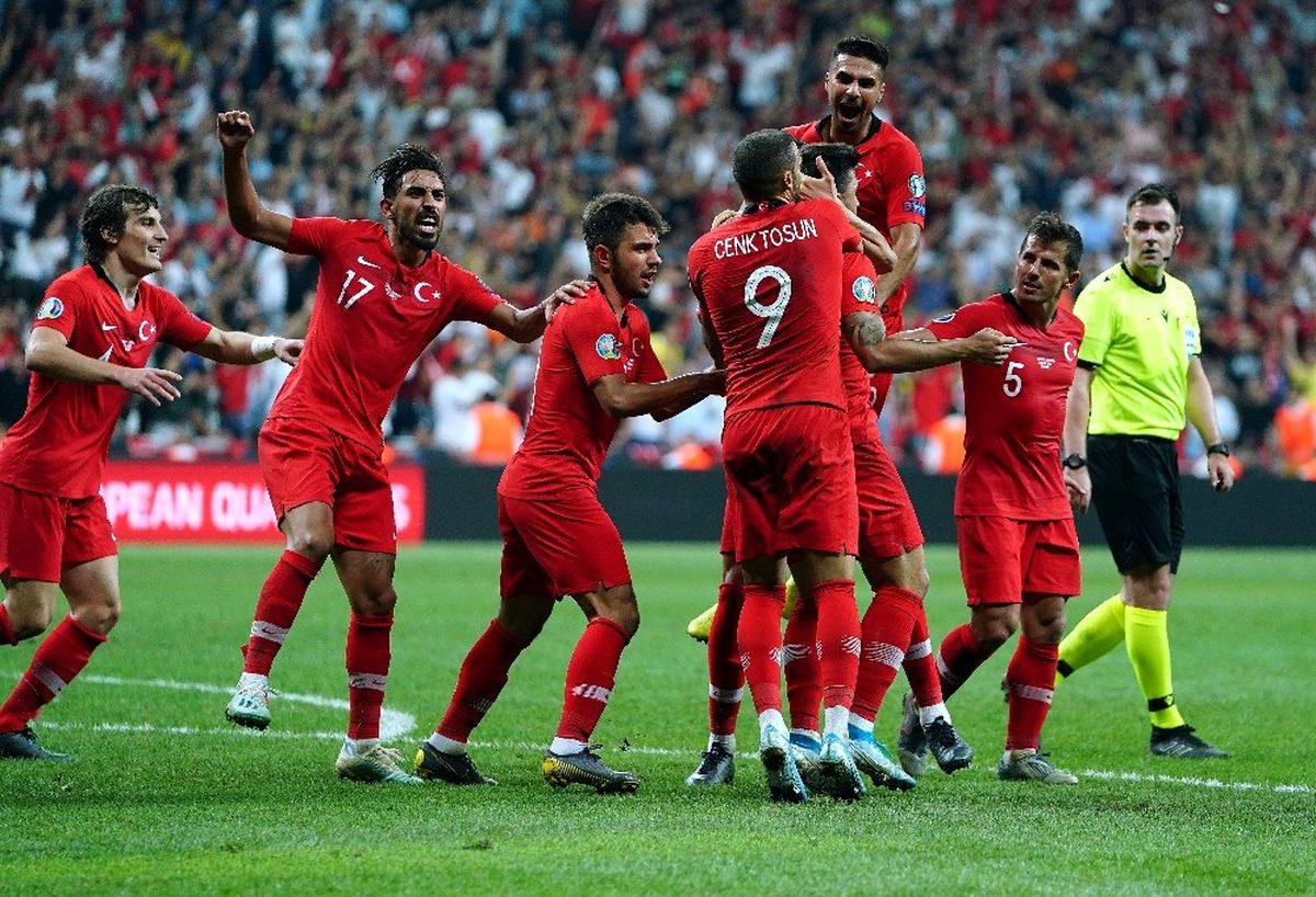 Millilerin Avrupa Futbol Şampiyonası\'ndaki rakipleri belli oluyor