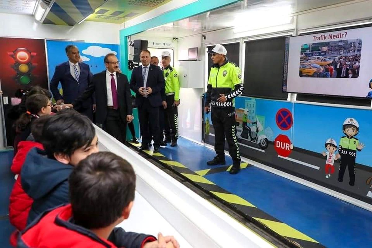 Mobil Trafik Eğitim Tırı Ordu\'da