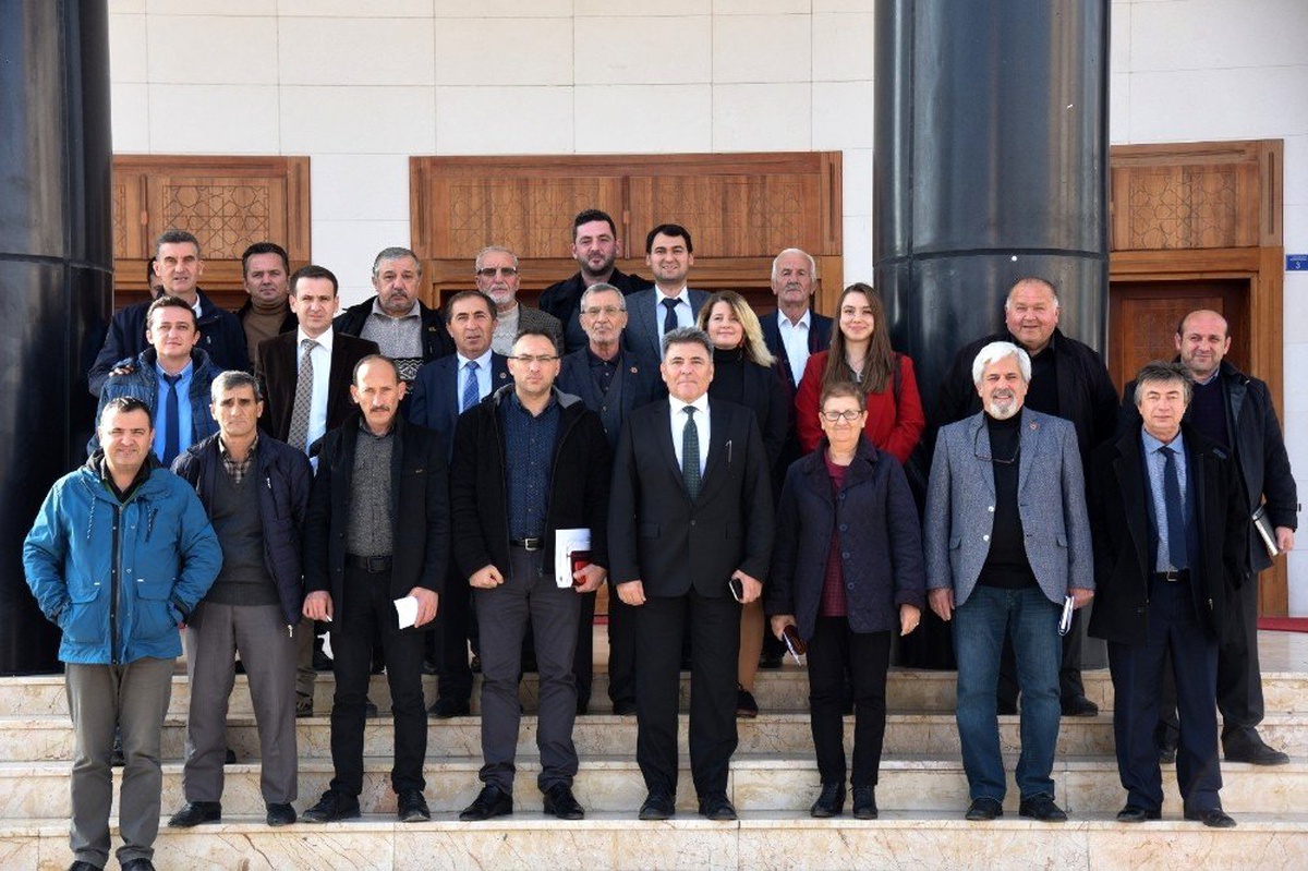Muhtarların talep ve görüşleri çözüme kavuşuyor
