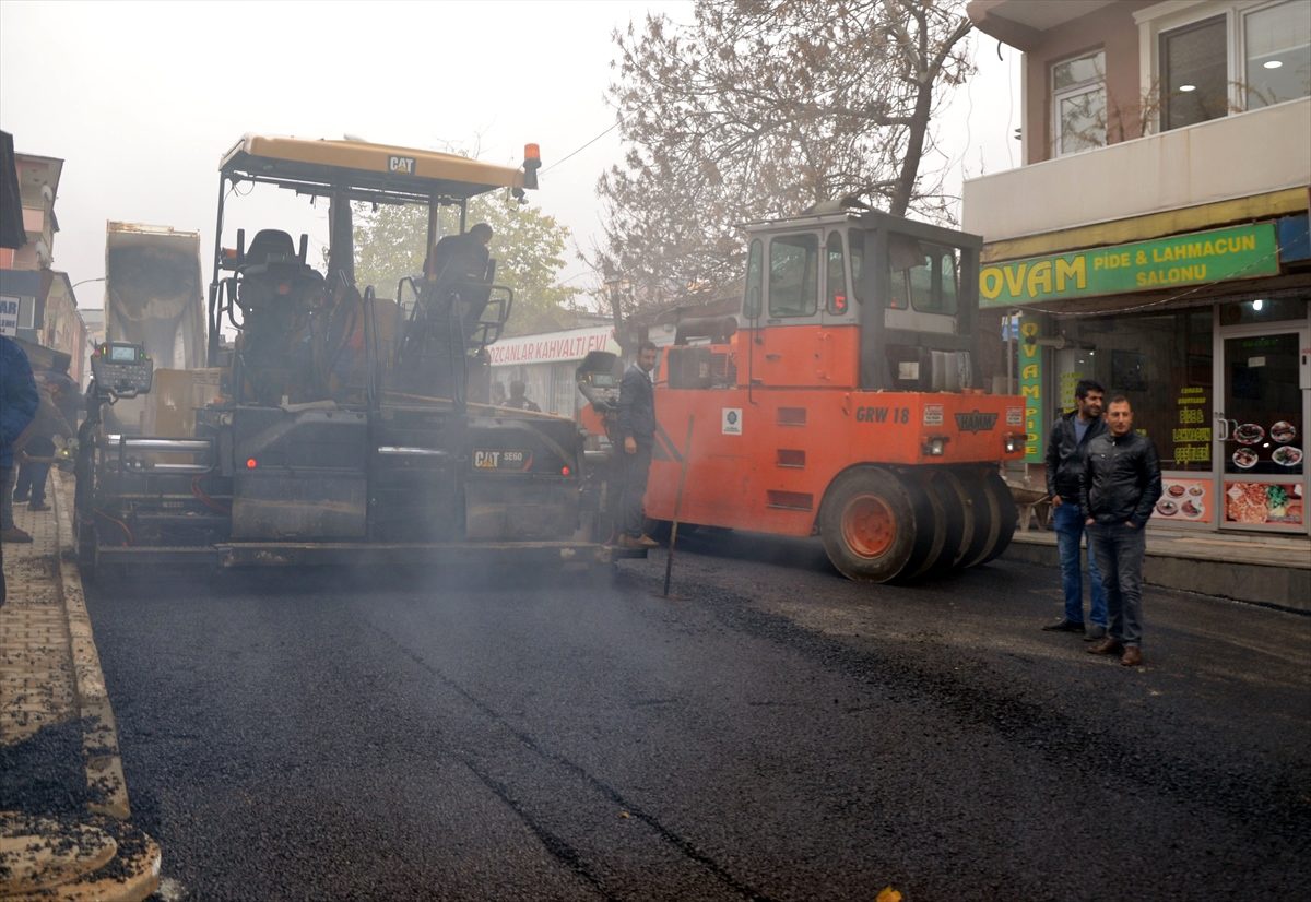 Muş\'ta yol çalışmaları sürüyor