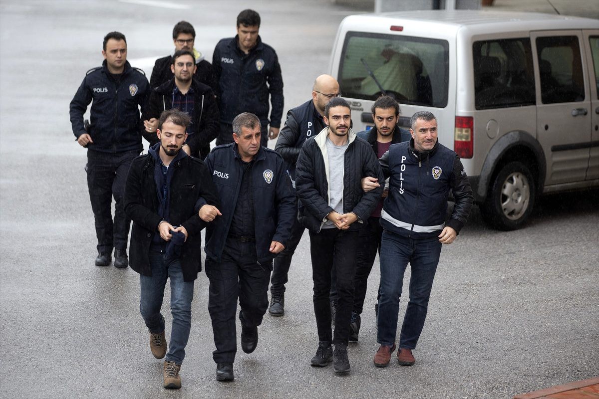 Polis ve askeri okullardan ihraç edilen 7 FETÖ şüphelisi Yunanistan\'a kaçamadan yakalandı