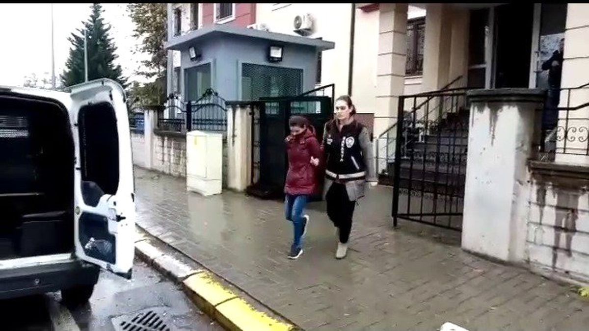 Sakarya\'da hırsızlık yapan 2 kadın Kocaeli\'de yakalandı