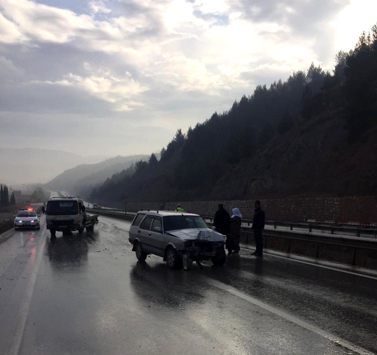 Sürücü kursu aracına arkadan çarptı: 2 yaralı