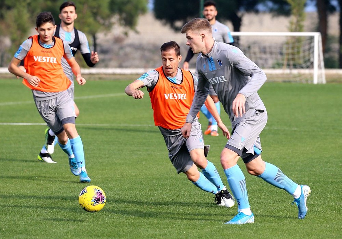 Trabzonspor, Galatasaray maçı hazırlıklarına ara vermeden başladı