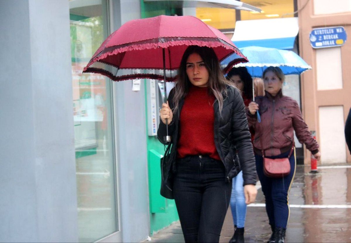 Uşak\'ta yağışlı hava etkisini gösterdi