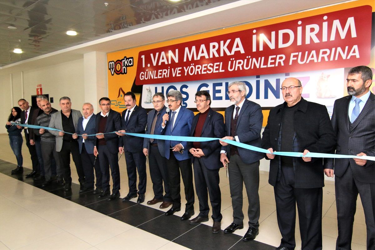 Van\'da "Marka İndirim Günleri ve Yöresel Ürünler Fuarı" açıldı