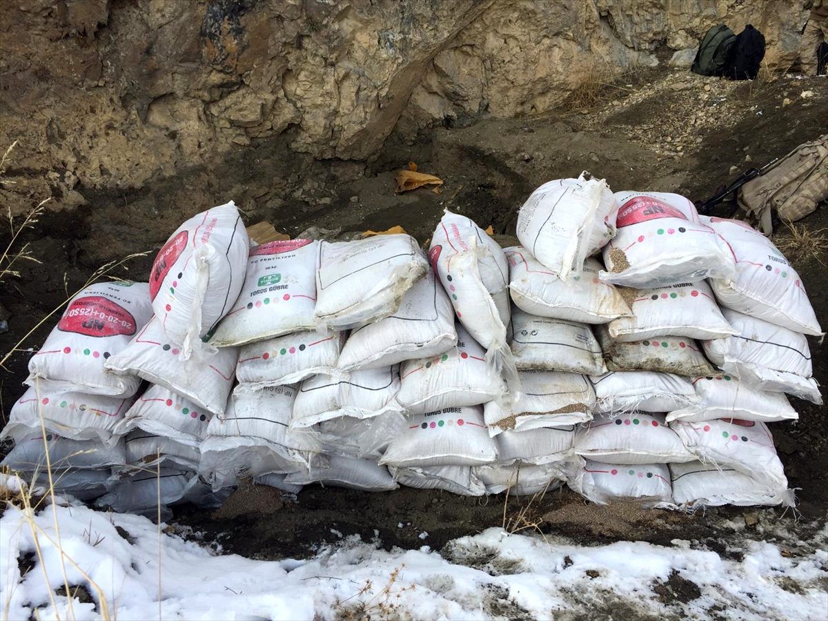 Van\'da terör operasyonunda kırsal alanda 2 ton amonyum nitrat bulundu