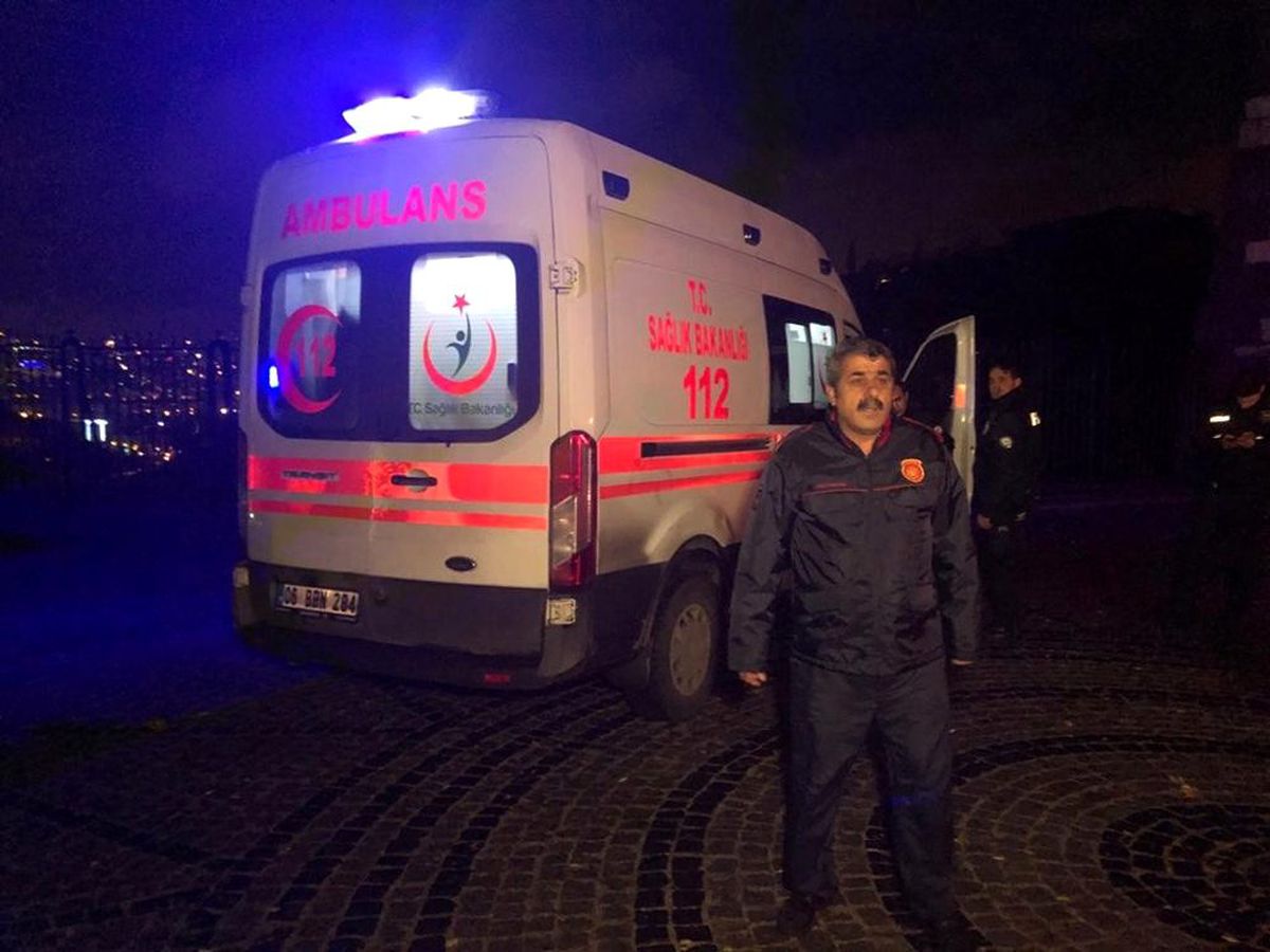 Ankara Kalesi\'nden düşen genç kız ağır yaralandı