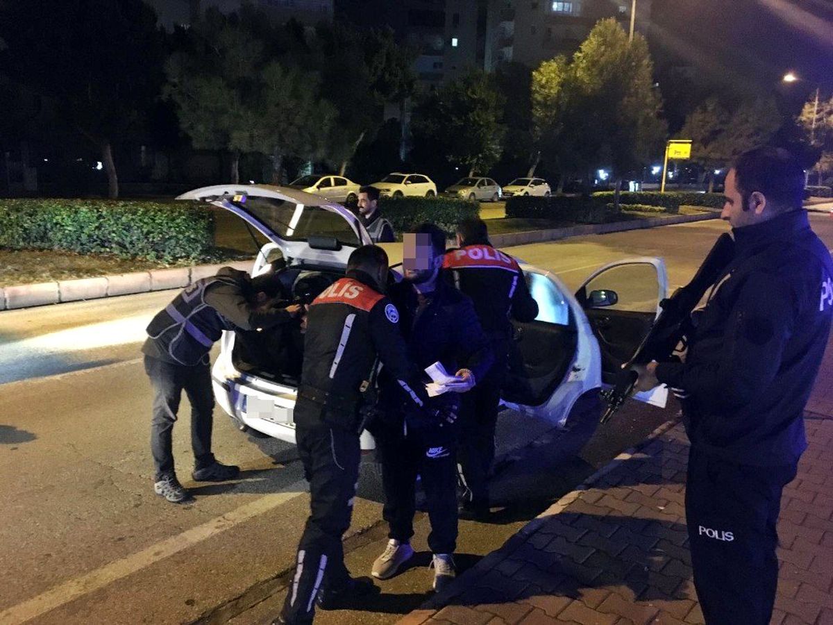 Antalya\'da sürücülere 3,5 saatte 147 bin TL ceza kesildi