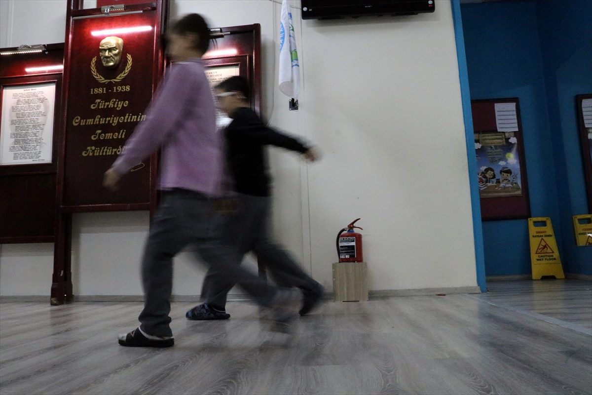"Ayakkabısız okul"da devamsızlık en aza indi