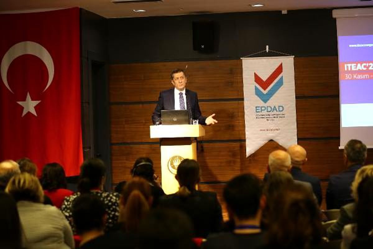 Bakan Selçuk: Pedagojik formasyon ücretsiz verilmeli, altyapısını kurduk