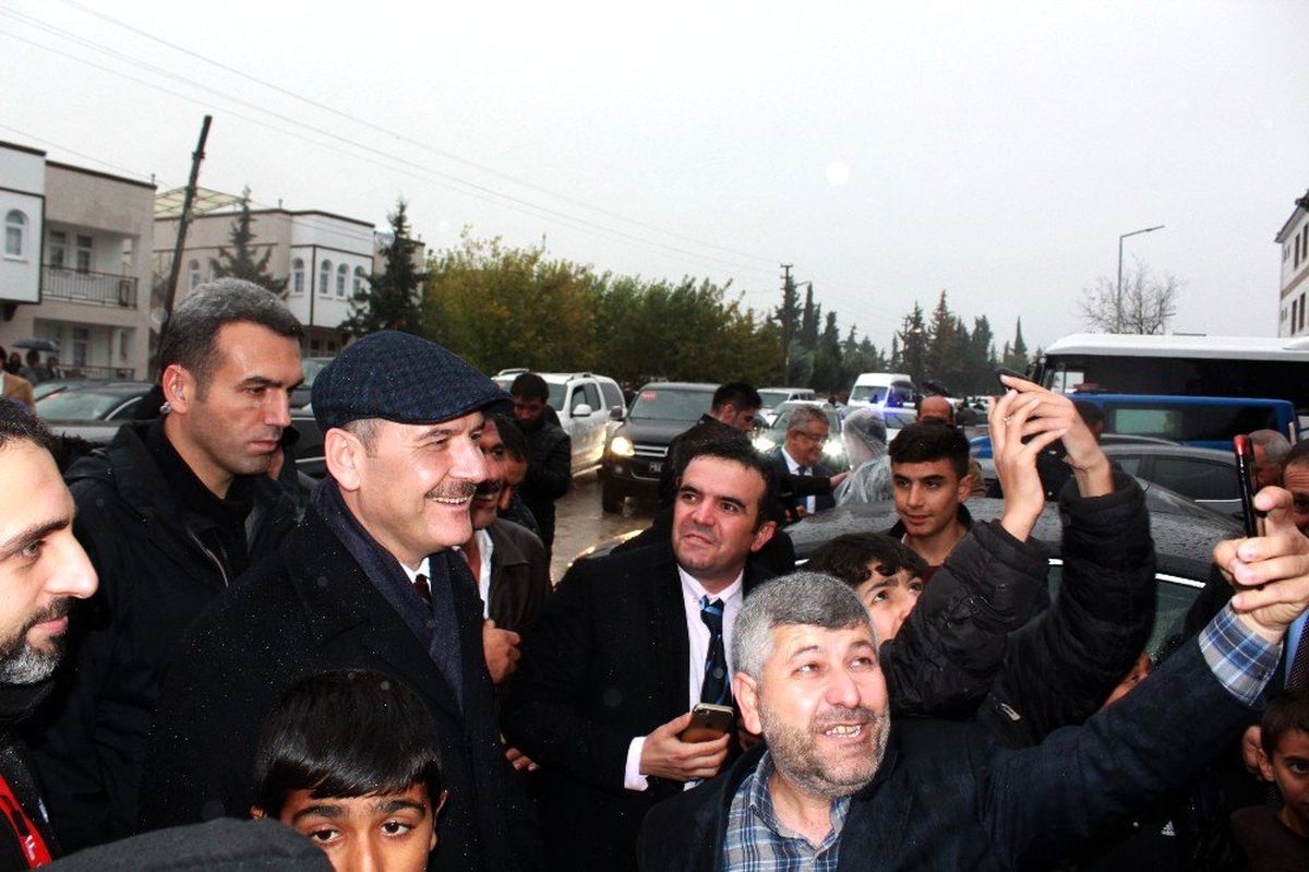 Bakan Soylu deprem konutlarını inceledi